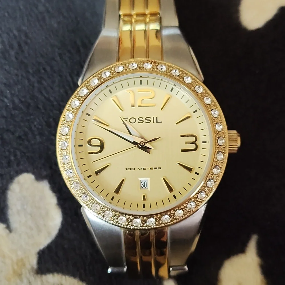 Hp🎯🥳🎉🕺💃Fossil blue rose gold and silver women's watch